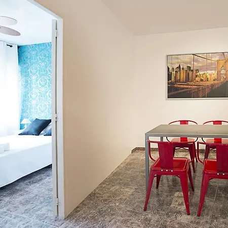 Gran Via Guesthouse-2